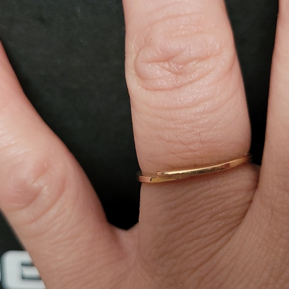 14k GOLD RING - Picture 4 of 5